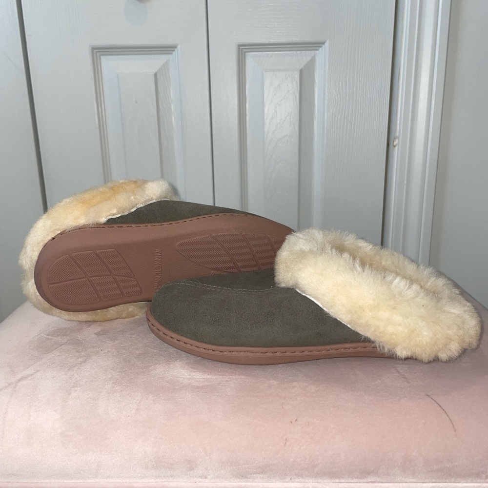 Minnetonka Slippers sz 6